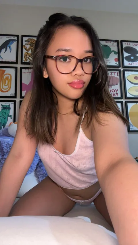 Are my big glasses nerdy