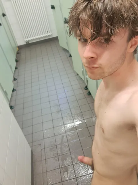 Showers at a youth hostel (the one on the left was occupied)😈