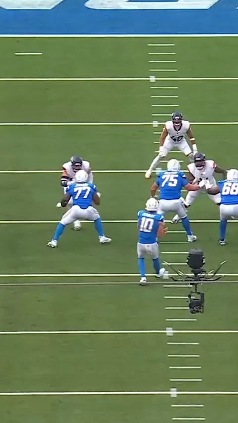 [Highlight] Alternate angles of Justin Herbert's ridiculous throw on the run to Keenan Allen