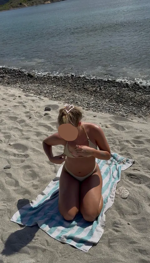 How do you rate my wife? Which pic is your fav?