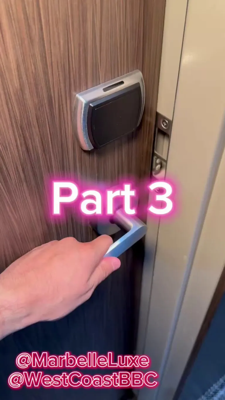 The security guard was very kind, so I let him give me his tip