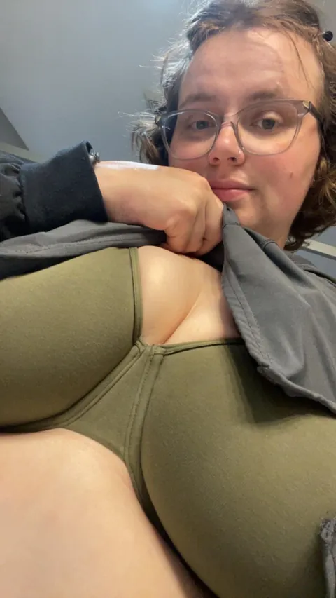 Cum and work with me baby😜