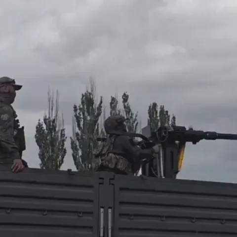 This is why you dont mount aircraft guns on ground vehicles.