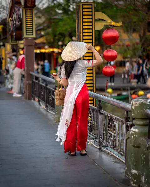 Vietnam's visitor return rate is very low - It's moments like these that keep me coming back.