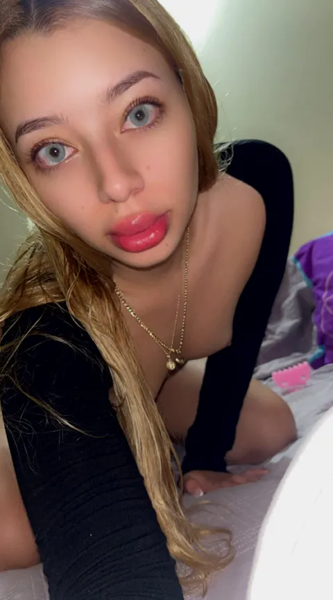 real men on Reddit, am i cute?