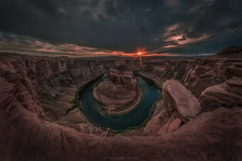 One of the coolest landscapes I've ever shot - sunset at Horseshoe Bend [OC][3000x2000]