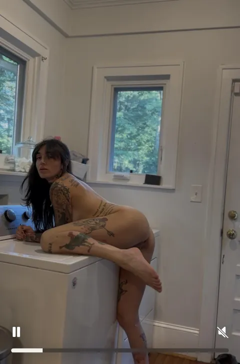 I think I make a cute lil NC house wife, don't you?