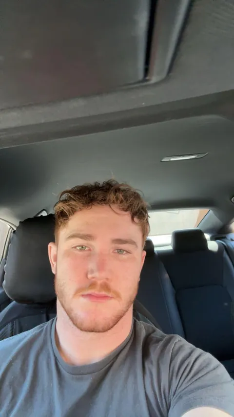 I’m soo bored and horny