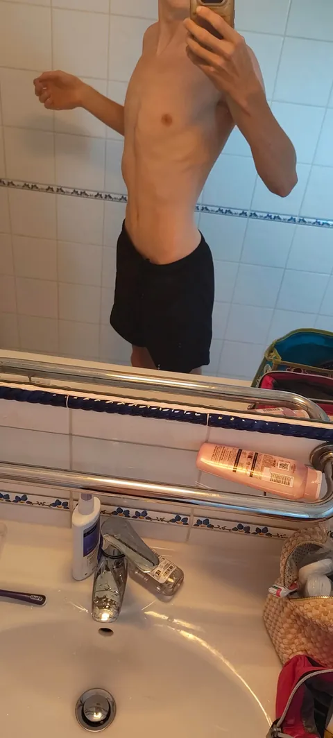 Tell me what is better with pants or without pants? M18