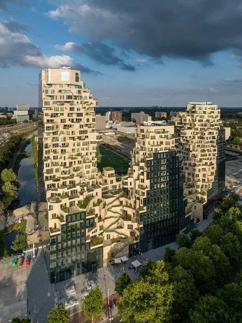 "Valley" in Amsterdam's Zuidas Neighborhood