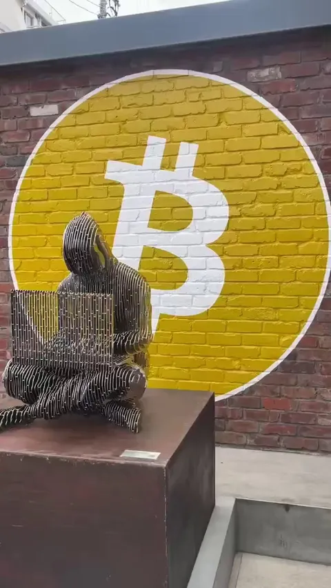 This Satoshi statue in Japan is epic!