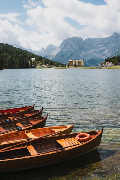 Dolomites,Italy, Alternate route idea staying in Rifugios, 1 week of hiking