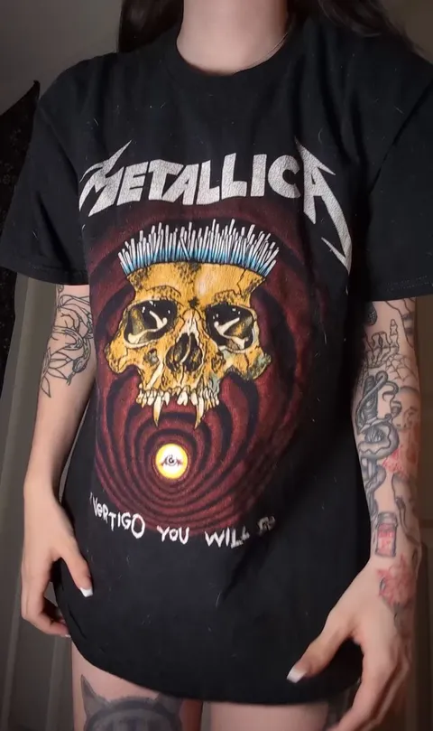 Does the vintage Metallica tee stay on during sex?