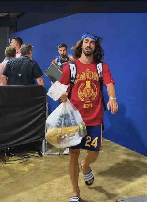 PsBattle: Spain International Cucurella with the World Cup