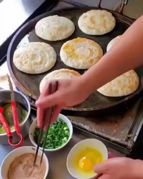 the way they makes egg stuffed bread