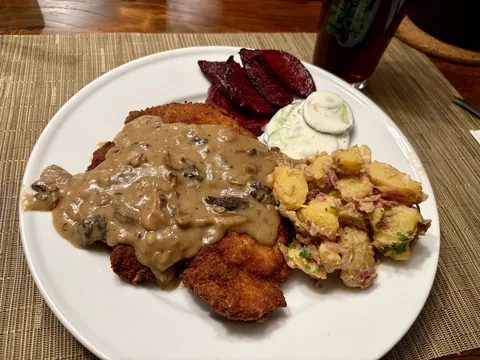 [homemade] Jaëgerschnitzel, cucumber and potato salad, beets