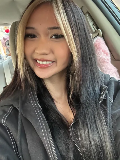 Filipina, petite and 20 flashing in the car