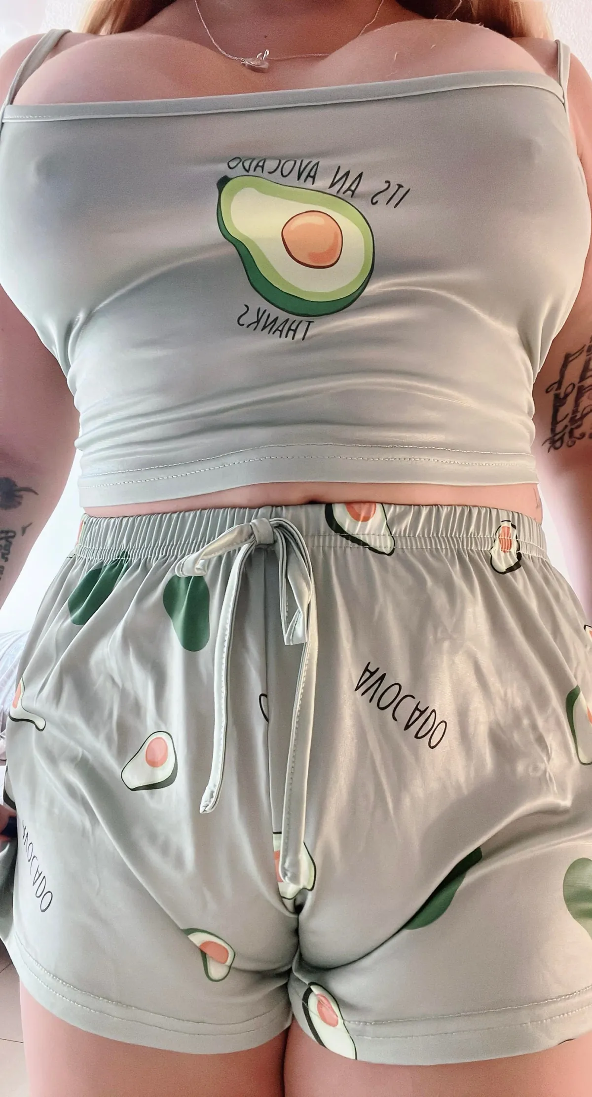 5’0 frame and thick everywhere!