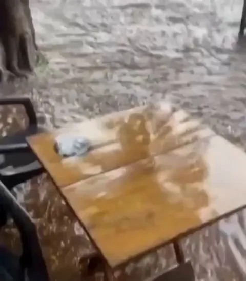 The table went to him like the hammer goes to Thor 😜