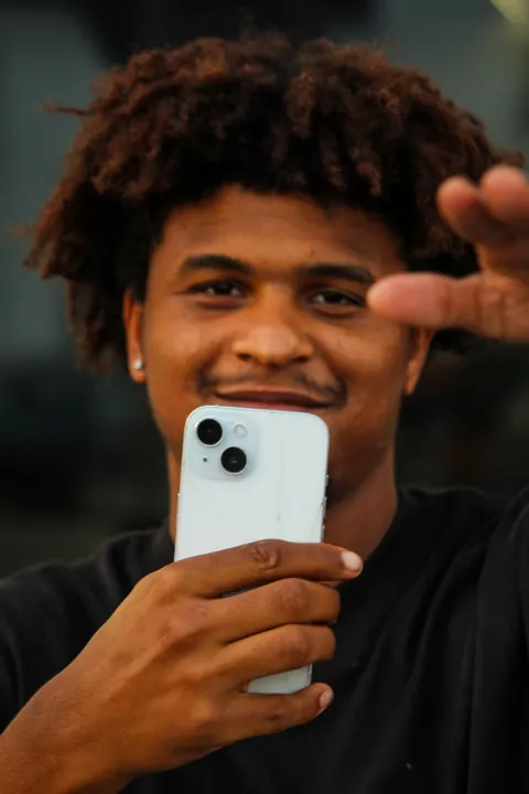 The Tesla Diner in Hollywood threw a Halloween party tonight… so the protesters outside did too [OC]