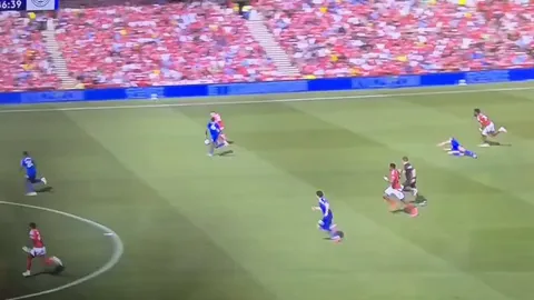 Video of Taiwo Awoniyi colliding with the goalpost in the 88th minute, during a match against Leicester City.