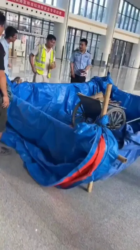 Showcase of a smart sprinkler putting out a fire.