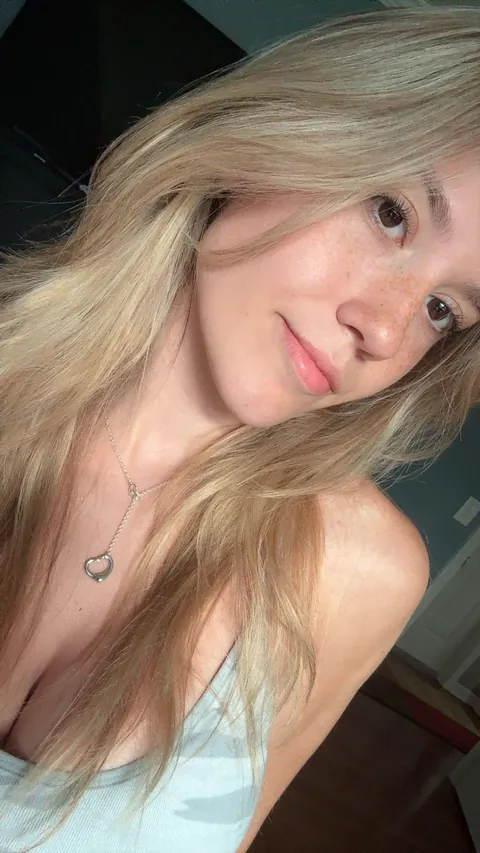 Am i hot or cute? 18F