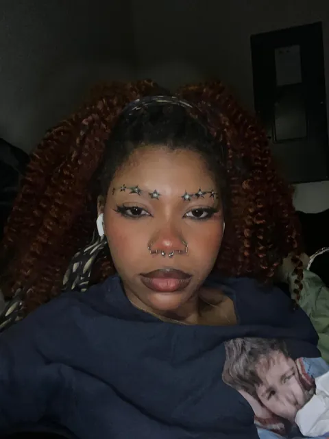 i have just been OBSESSED with doing star eyebrows