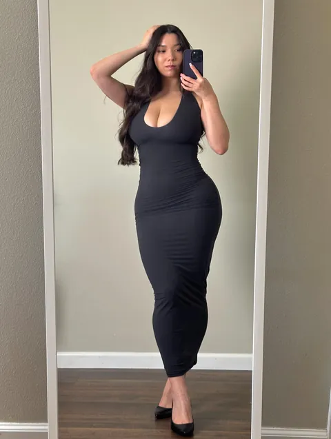 Proof that I’m curvy in clothes and out of them