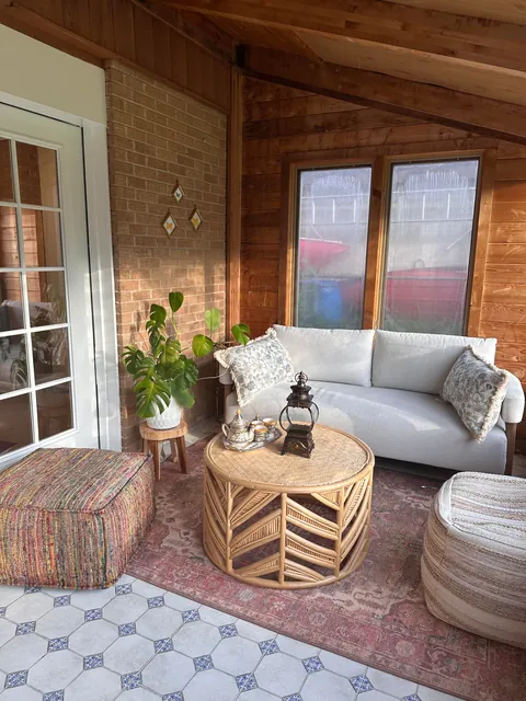 finally get to enjoy my sunroom 🍃