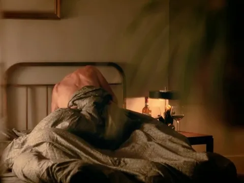 Petra Hřebíčková in over fingers (2019)