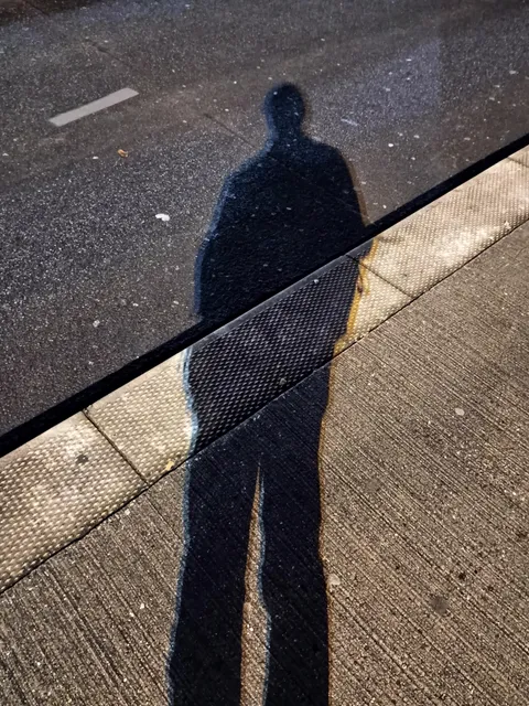 Different coloured lights gave my shadow chromatic aberration.