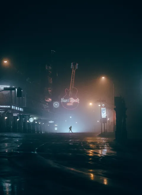 dark night at Niagra falls