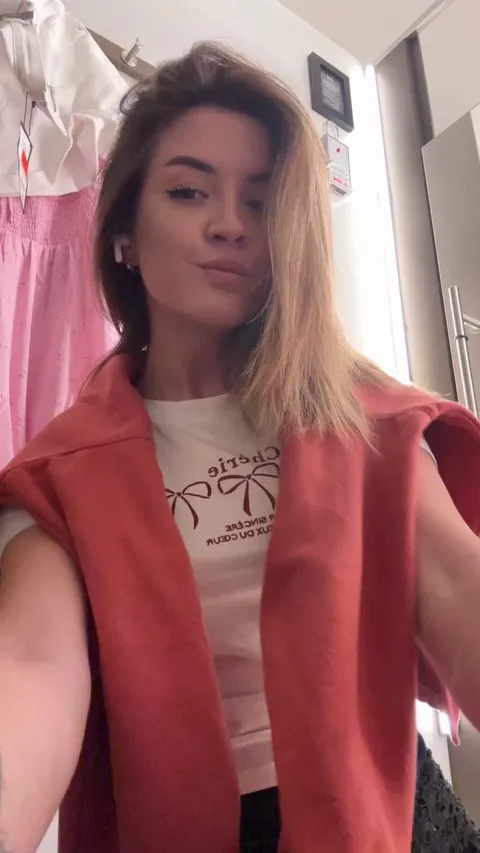 Today I was naughty in the fitting room