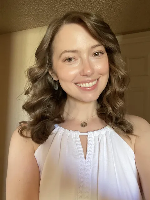 Was wondering why my makeup looked so much better than normal today, and then realized I forgot to fill in my brows 😂