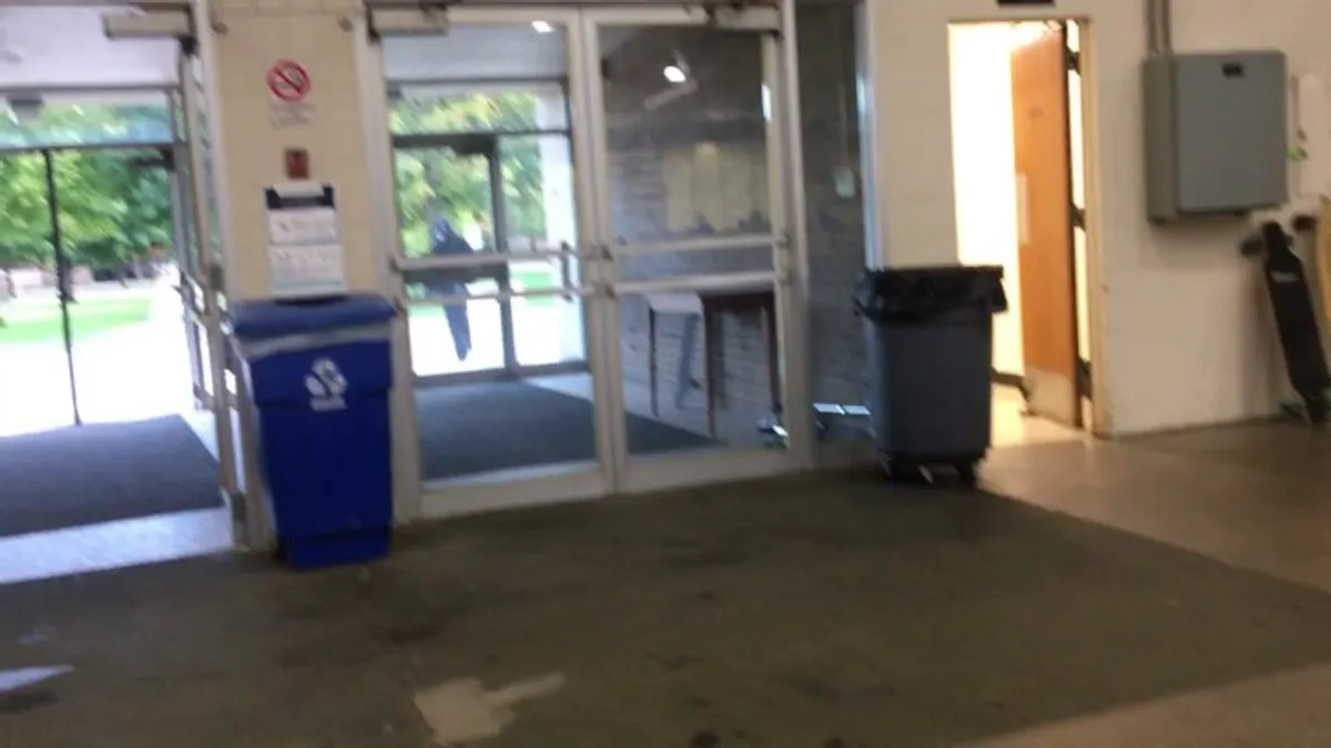 Back in 2019 I dressed up as a literal gorilla chasing a banana to crash a finance midterm at my University. This is who the Hedge Funds are up against. 💎🦍🚀🚀🚀