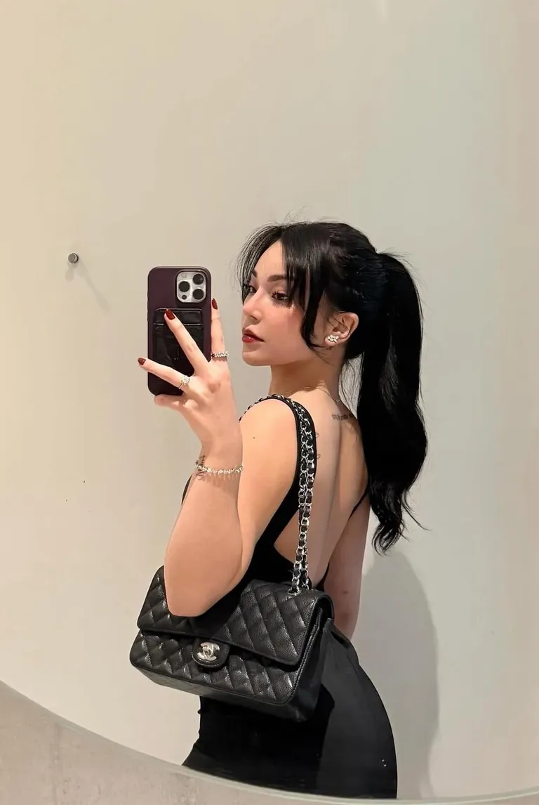 The OG palamunin ng Pinas! Kitty Duterte. Unemployed but dripping in luxury from head to toe.