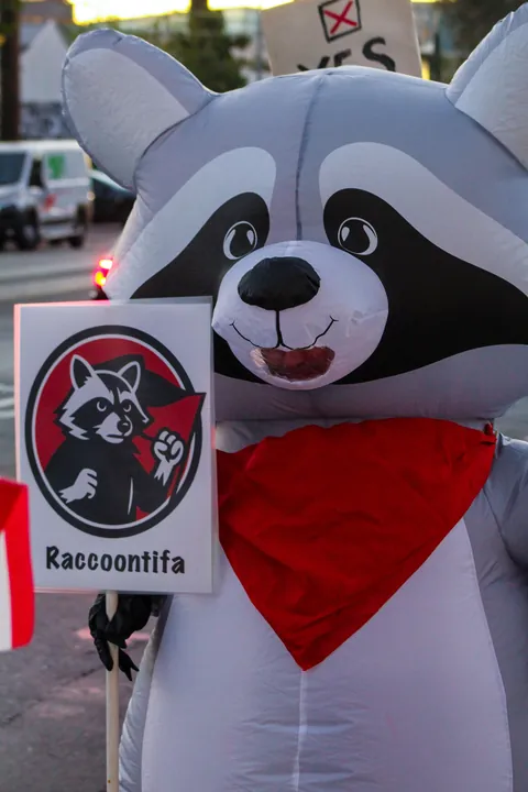 The Tesla Diner in Hollywood threw a Halloween party tonight… so the protesters outside did too [OC]