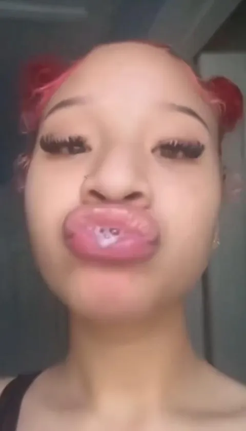 Whats her name ngs been looking forever I know sb got her @!😂