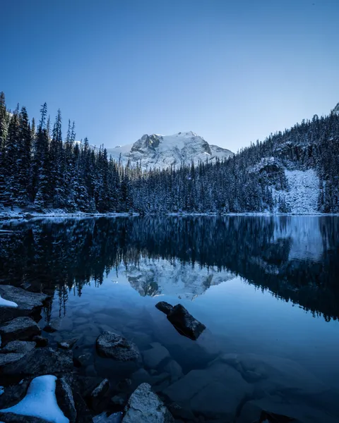 First snowfall at Middle Joffre Lake [OC] [3200x4000]