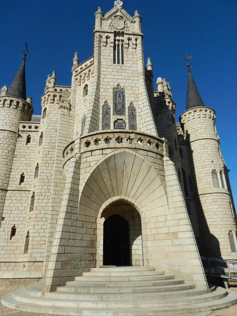 Antoni Gaudí's Episcopal Palace, Astorga, Spain [OC]