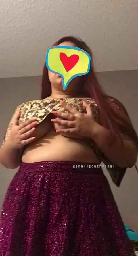 Desi girls look great in red [OC]