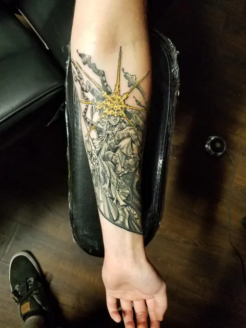 Its almost 2 years old but Gwyndolin from dark souls by Dan Carrico @ Imagine ink Roanoke, VA