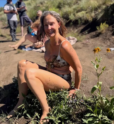Ashley Judd living her best life in new IG photos