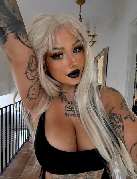 Do I edge or just stare ?