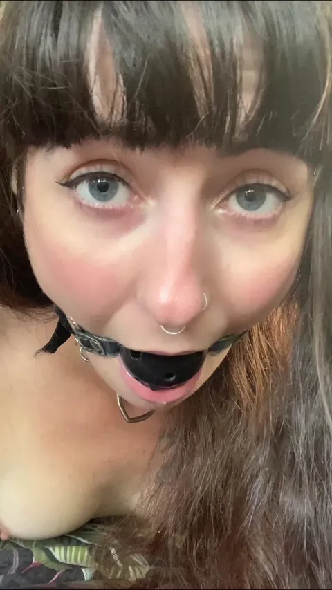 I can’t see you behind me, but I’m guessing I’m about to feel you [f]