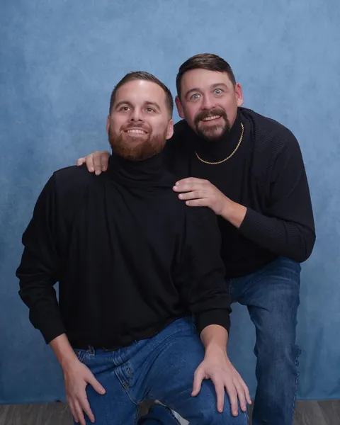 We finally did the awkward sibling photo sesh at JCPenny as a gift to our parents. 10/10 Recommend 🫶