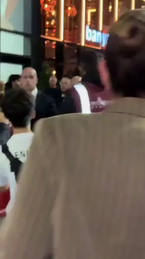 Virgil Van Dijk refusing to sign shirts for resellers