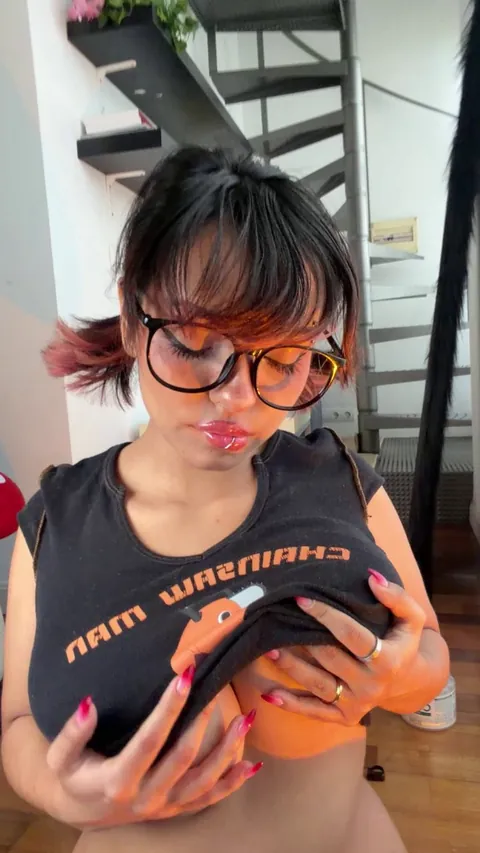 my huge latin boobs can't fit in my hands drop