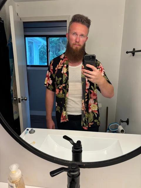 Trying to catch someone’s eye, which one?